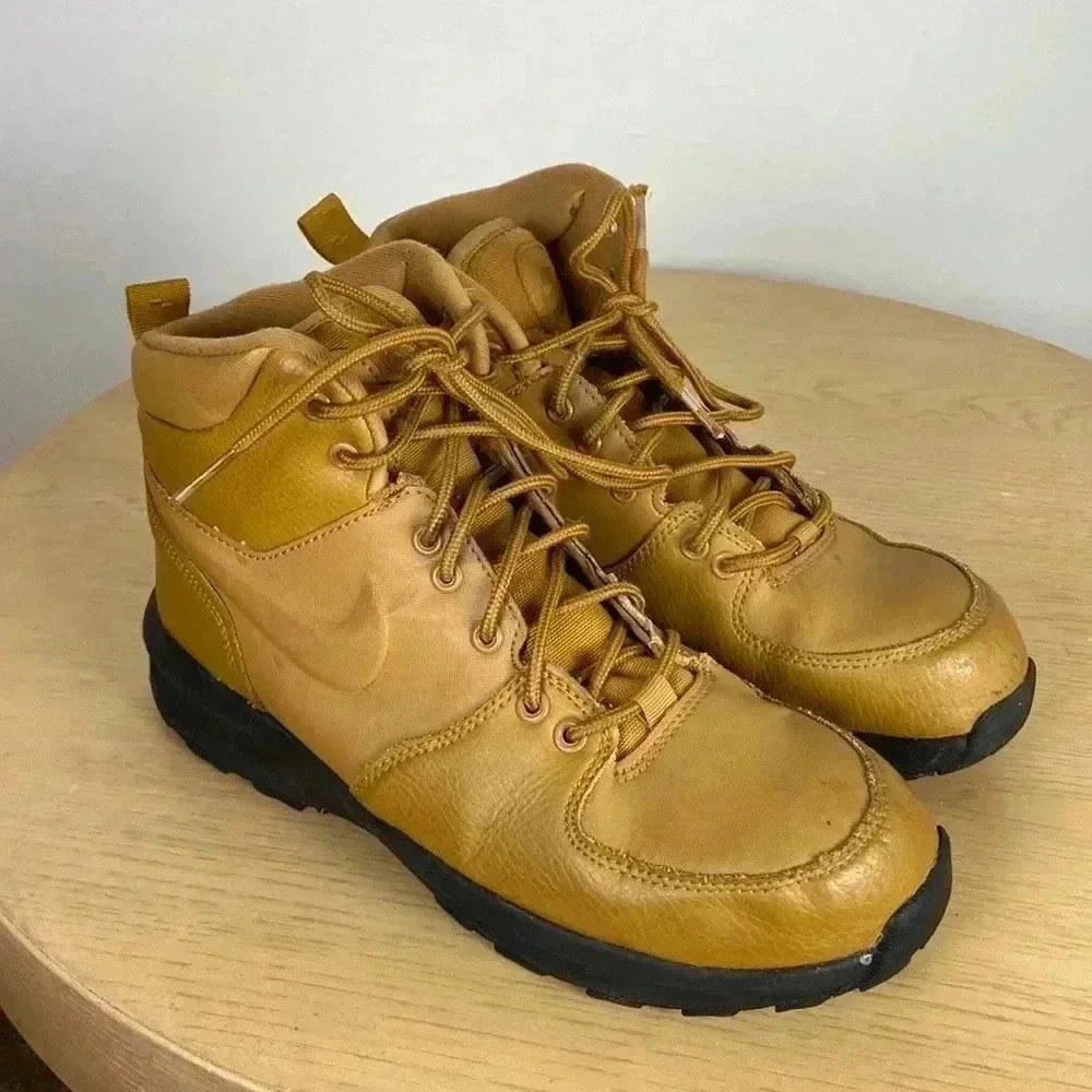 Nike Manoa LTR Boys 6.5 Leather Tan Brown High Top Sneaker Boot Comfort Outdoor